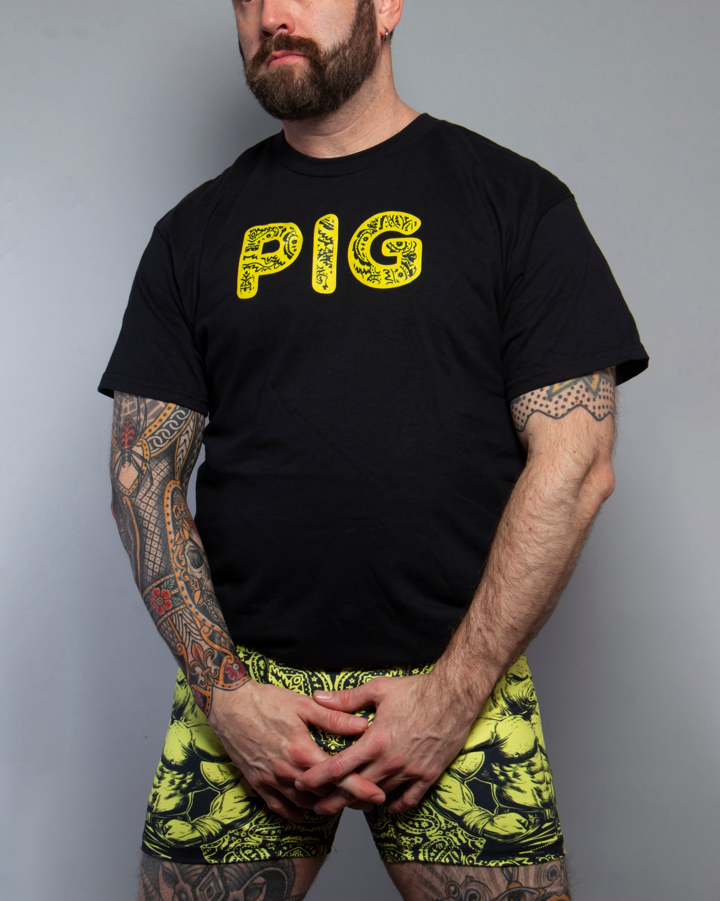 Pig - Yellow Paisley Bandana Font - Piss
