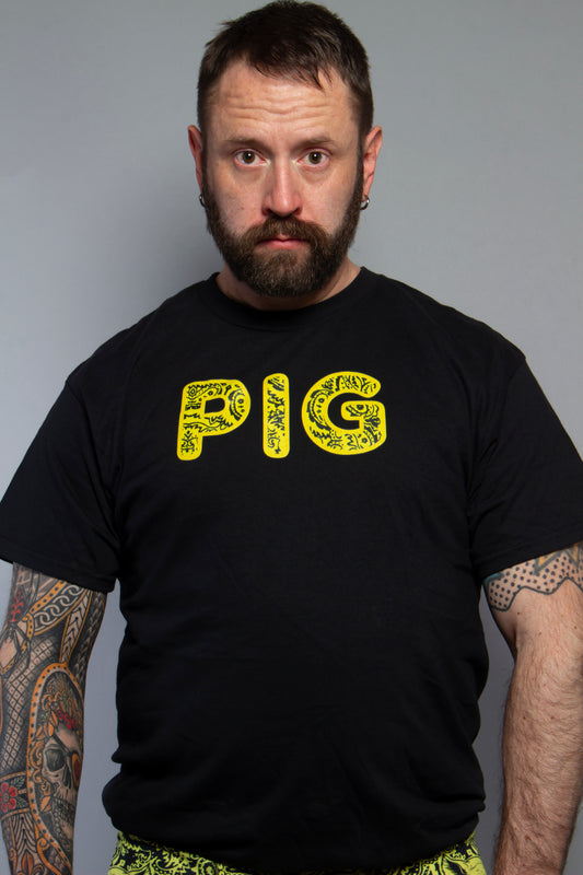 Pig - Yellow Paisley Bandana Font - Piss