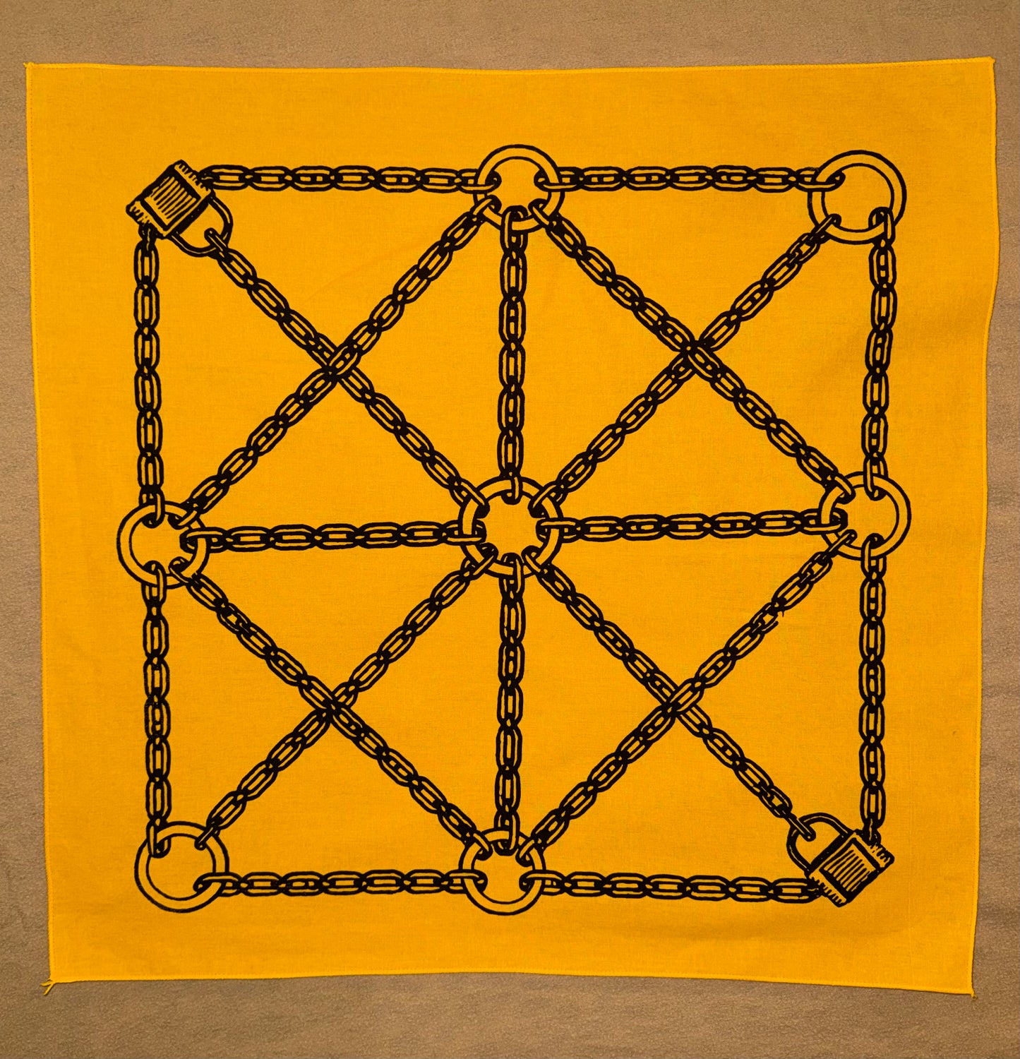 Harness Chain with Padlock - Bandana